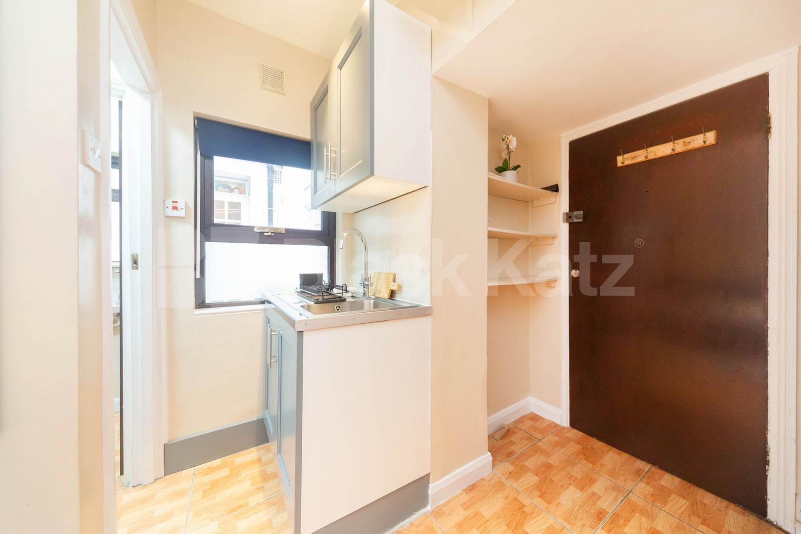 Superbly located studio in amazing location Inc. electricity Cranleigh Street, Camden